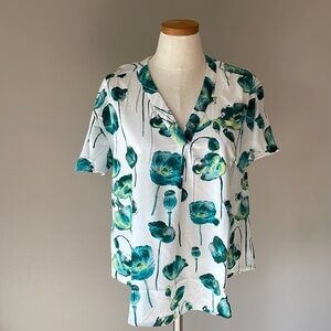 ALFANI women’s poppy floral short sleeve blouse V neck size Med white w/ green